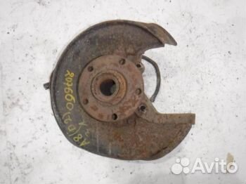 Кулак задний левый 4D0505429C