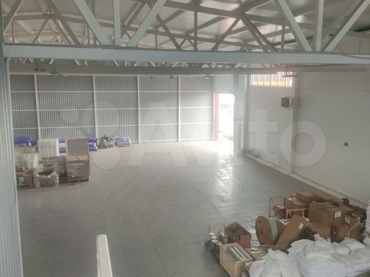 Склад, 690 м²