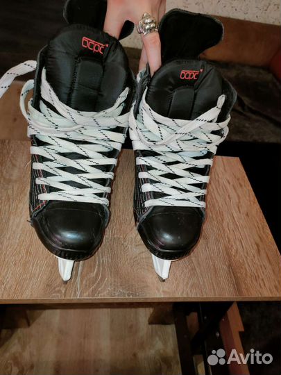 Коньки хоккейные