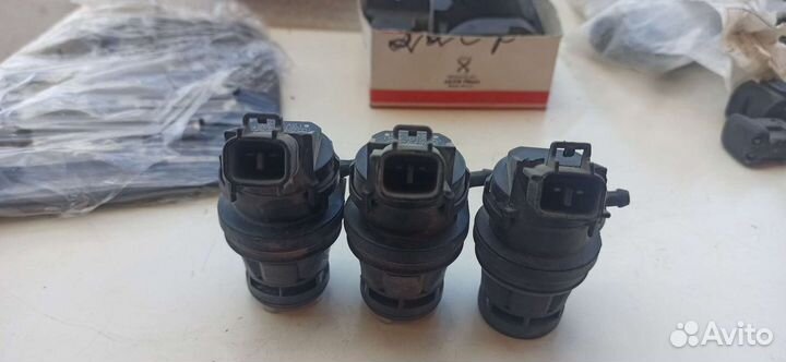 Насосы омывателей Lexus, Toyota