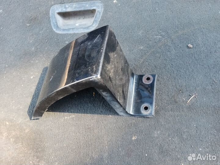 Планка под фонарь правая на саненг Кайрон 2009г