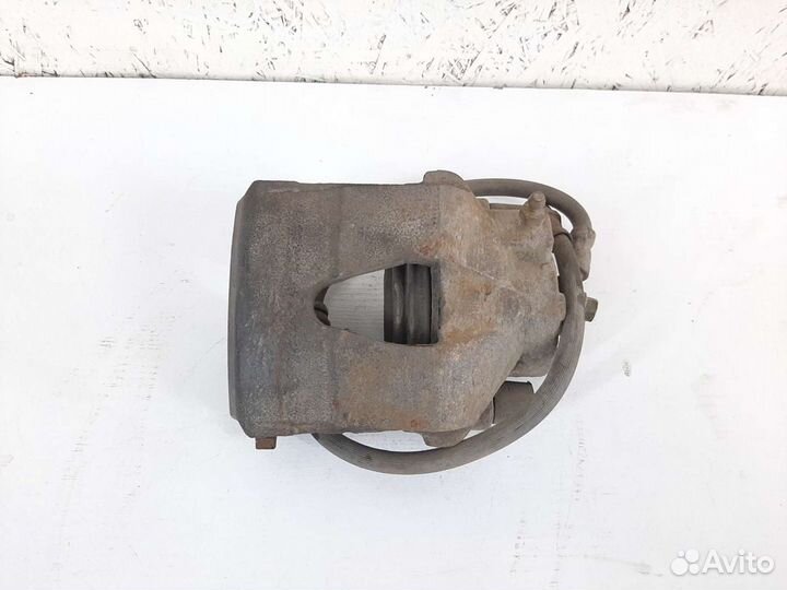 Суппорт передний правый Skoda Octavia A5