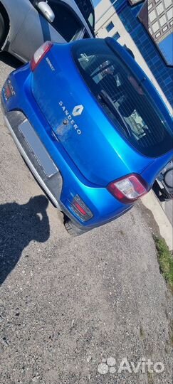 Renault Sandero Stepway 1.6 МТ, 2016, битый, 100 000 км