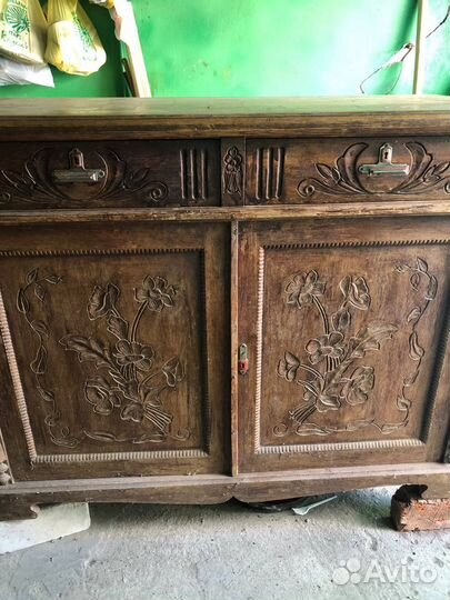 Старинный буфет