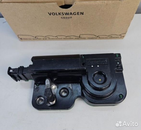 7L0827511E VAG Доводчик крышки багажника Volkswage
