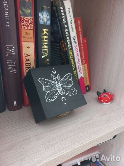 Шкатулка с ручной росписью