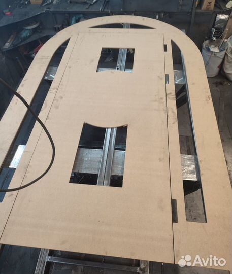 Металлические двери и сейфы