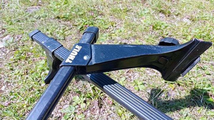 Багажник на крышу thule