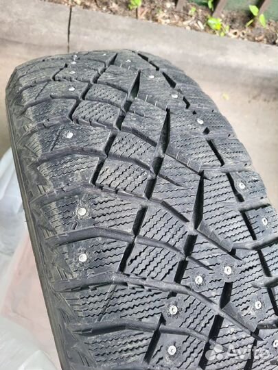 Nitto Therma Spike 225/65 R17 106T