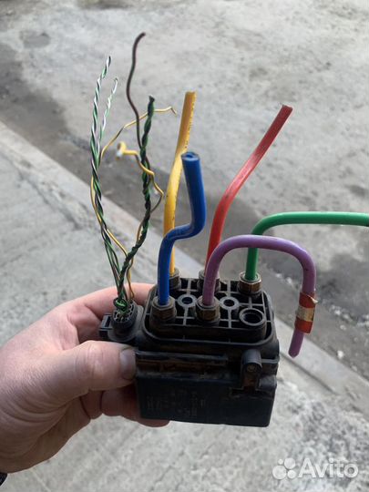 Блок клапонов Пневмободвески Порше Кайен 957