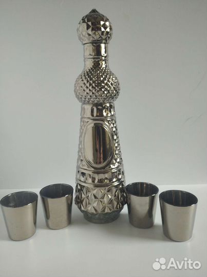 Графин-бутыль и 4 стопки