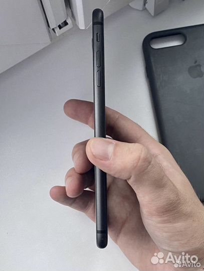 Телефон iPhone 8 plus