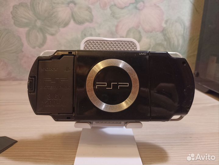 Sony PSP 2008 прошитая + игры