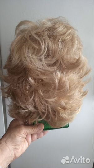 Парик женский