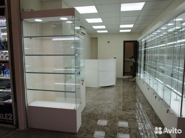 Витрины из стекла для магазина