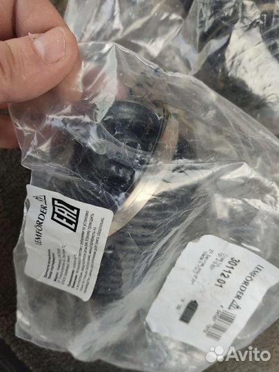 Пыльник рулевой рейки Lemforder 3011201