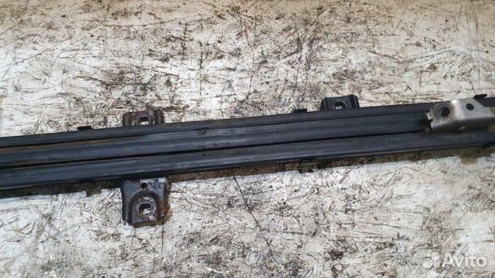 Крепление сиденья Mitsubishi Chariot Grandis