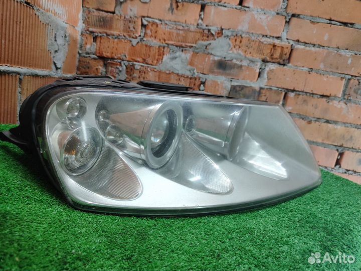Фара правая Volkswagen Touareg 7L Дорестайлинг