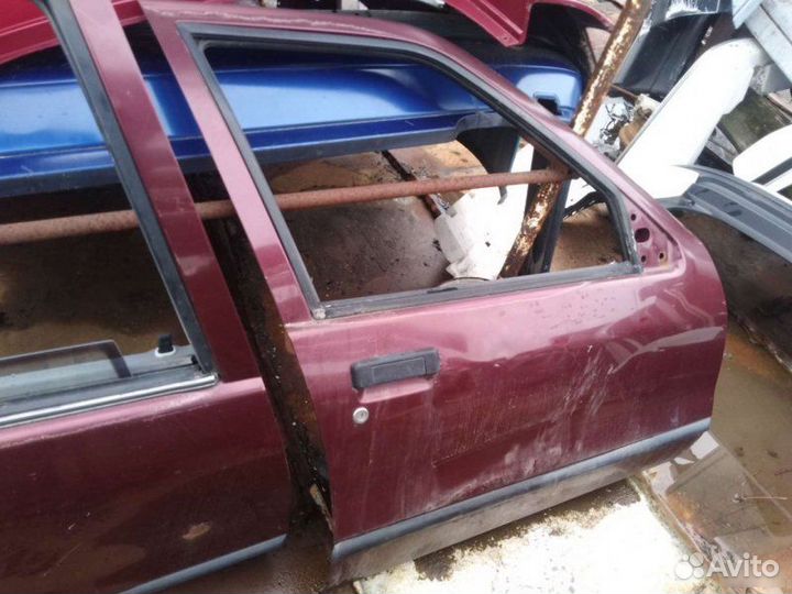Дверь Renault 19