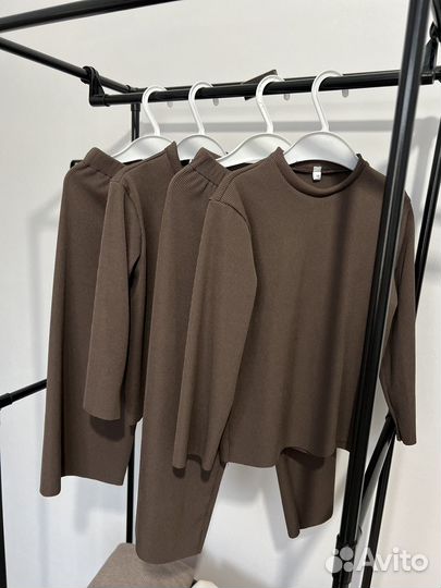 Костюм на весну для девочки