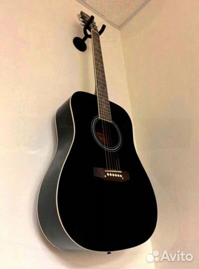 Гитара черная