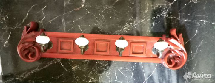 Вешалки резные