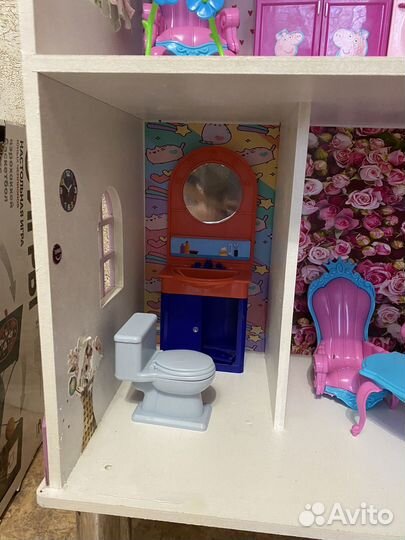 Кукольный домик с мебелью