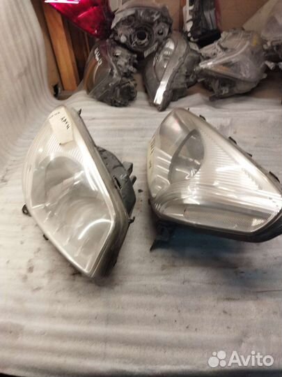 Фары Toyota RAV4 2 00-05