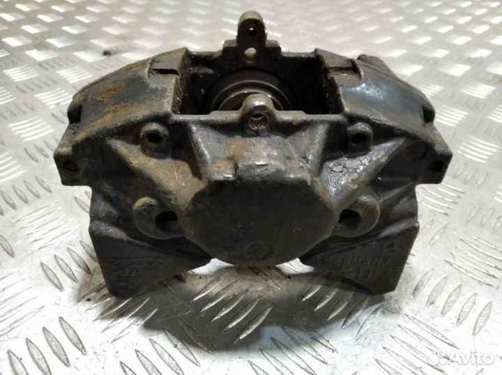 Суппорт задний правый S500 220