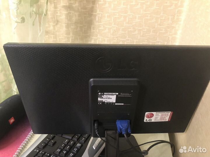 Монитор LG flatron e 1942c-bna