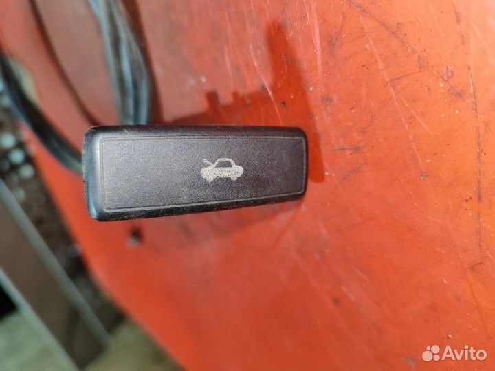 Трос капота Mazda 626 Ge лифтбек 2.0 1993