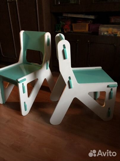 Детский стол и 2 стула