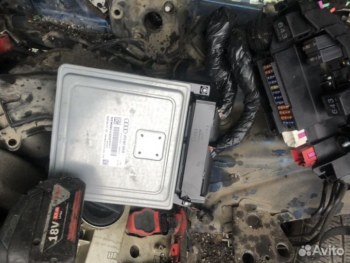 Блок управления двигателем Ауди а4 б8 3.2