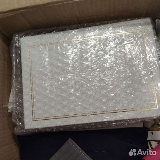 Книги, набор разных современных книг