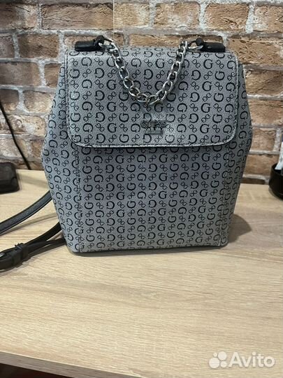 Рюкзак guess