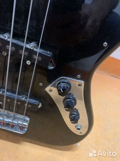 Басс гитара 4 струны Maxtone