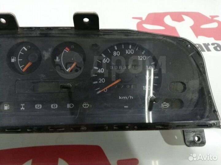 Панель приборов Nissan Terrano 2 R20 KA24E 1994