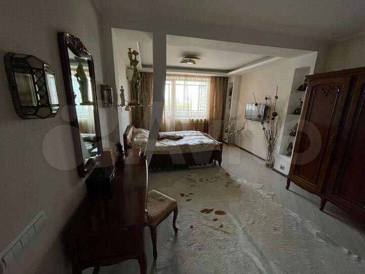 4-к. квартира, 102 м², 9/9 эт.