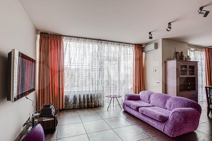 Таунхаус 350 м² на участке 2 сот.