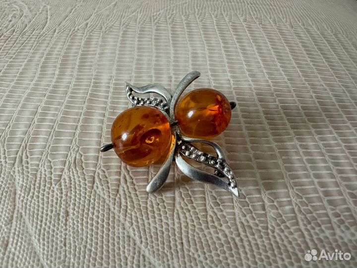 Брошь СССР янтарь