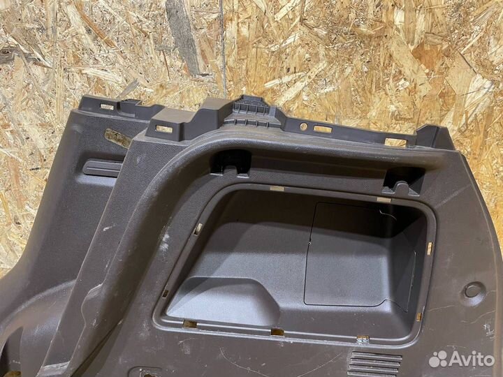 Обшивка отсека багажника правая нижняя Opel Mokka