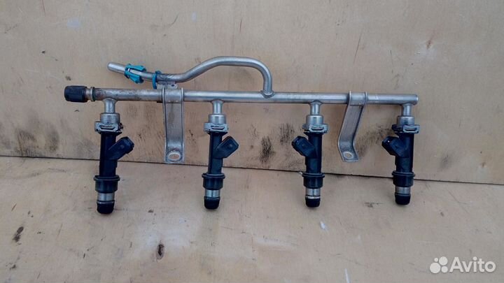 Рампа топливная Z16XEP на Опель Астра Н Зафира Б