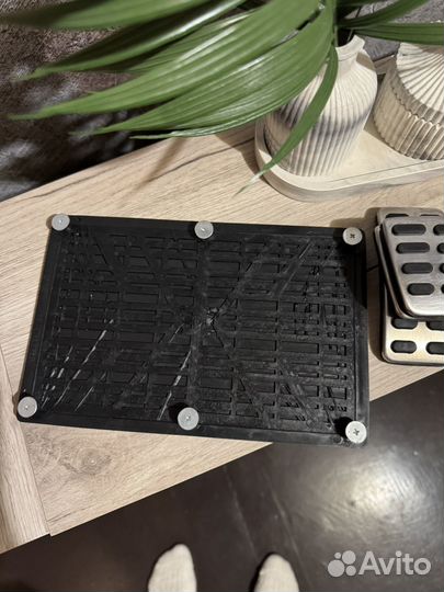 Накладки на педали mitsubishi + подпятник