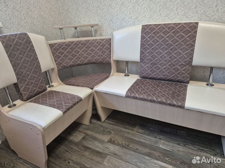 Кухонный уголок универсальный