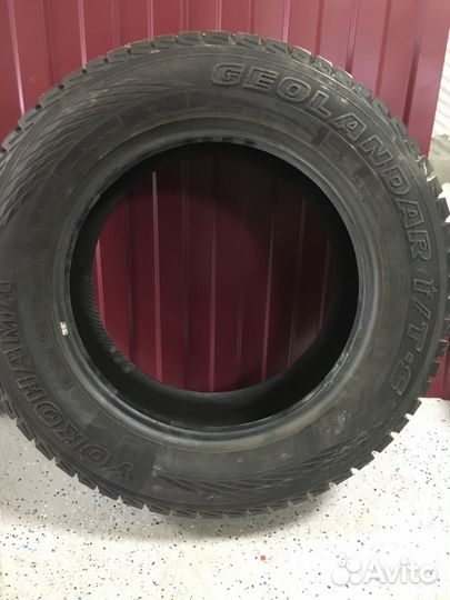 Yokohama E102 235/65 R17