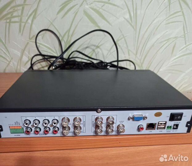 Видеорегистратор на 8 каналов-bestdvr- 805Ligt