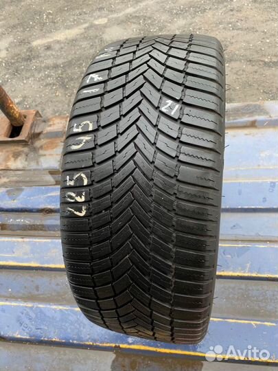 Bridgestone Weather Control A005 225/45 R17