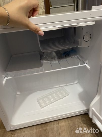 Холодильник Dexp TD050D