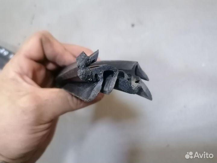 Бархотка двери задней внутренняя Kia RIO 2011-2017