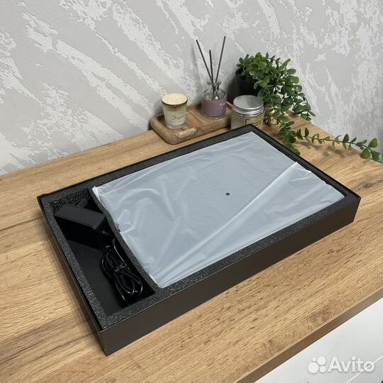 Ноутбук игррвой 8/128 2,5к экран